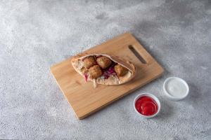 Hummus And Falafel In Pitta